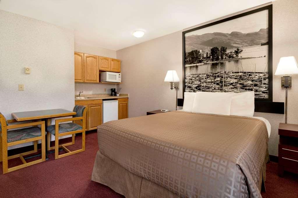 Quality Inn & Suites Vernon Bagian luar foto