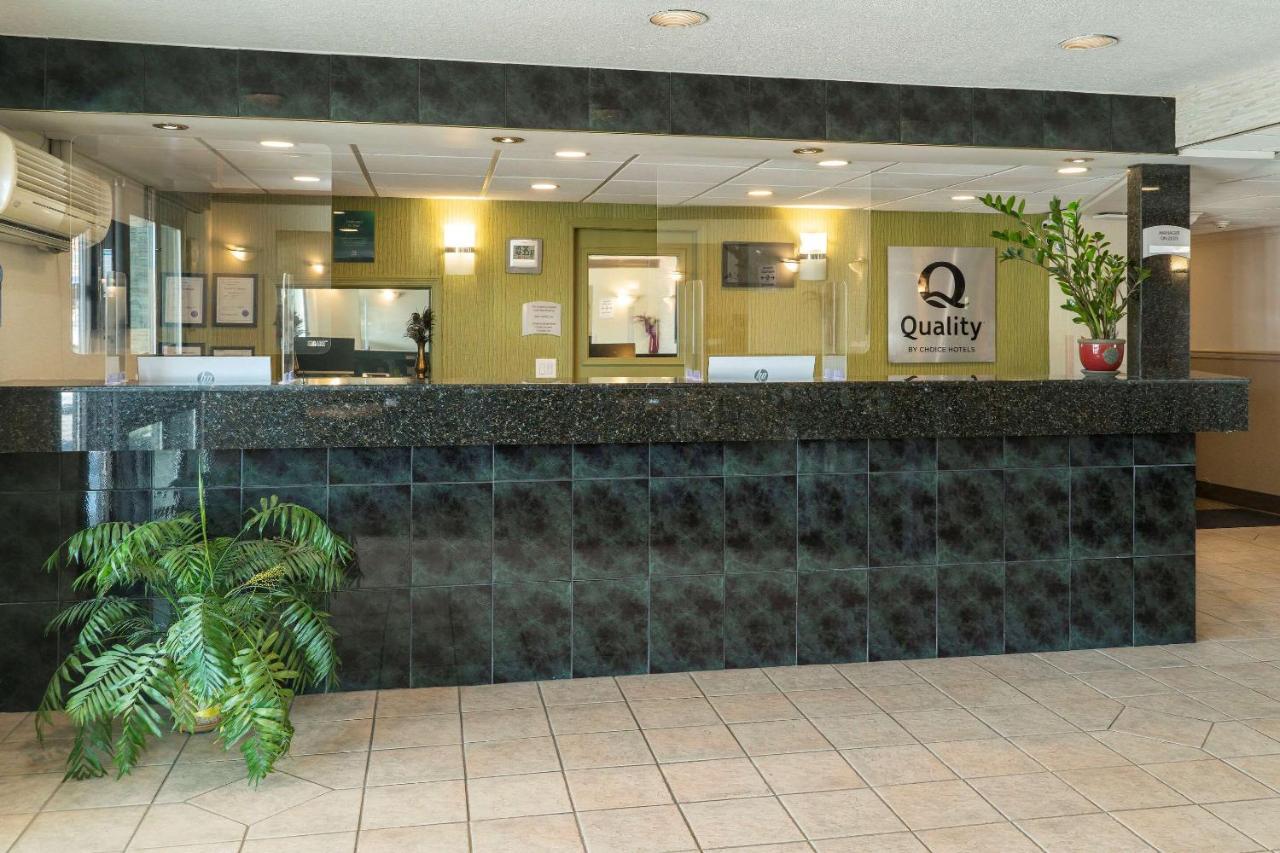 Quality Inn & Suites Vernon Bagian luar foto